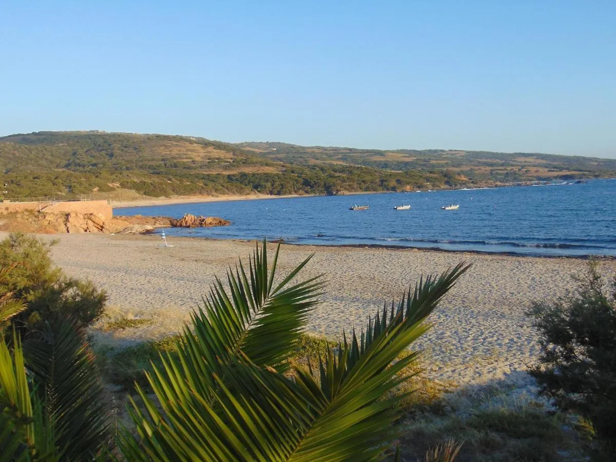Appartamento Fronte mare attico indipendente ed esclusivo con terrazza panoramica Isola Rossa
