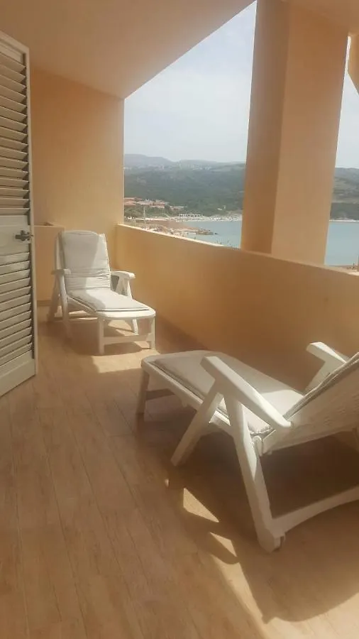 Fronte Mare Attico Indipendente Ed Esclusivo Con Terrazza Panoramica Daire Isola Rossa